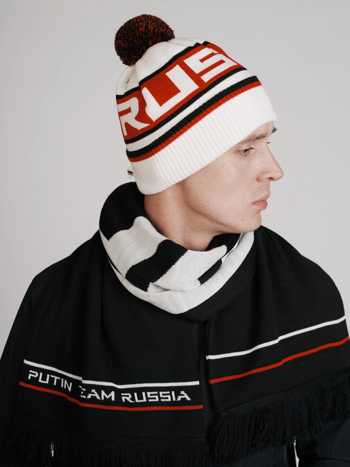 Шапка зимняя с помпоном